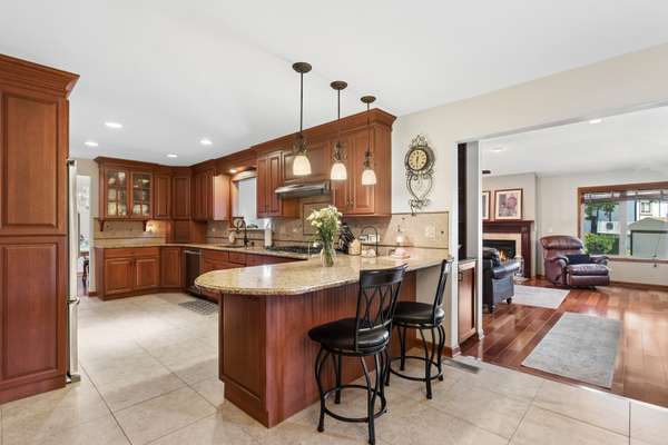 1251 N Scarlet DR, Addison, IL 60101