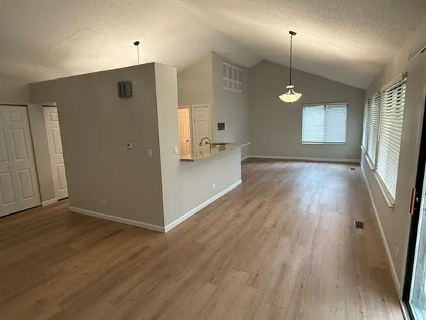 3064 Long Grove LN #3064, Aurora, IL 60504