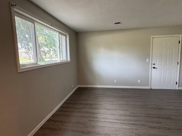 3240 Heatherton DR #2, Davenport, IA 52804