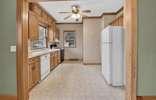 106 Hall AVE, Lowden, IA 52255