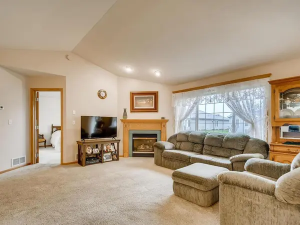 84 Willow Creek DR, Waite Park, MN 56387