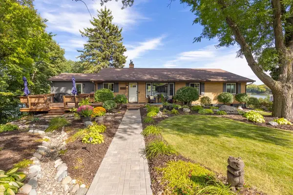 15601 Summit DR, Eden Prairie, MN 55347