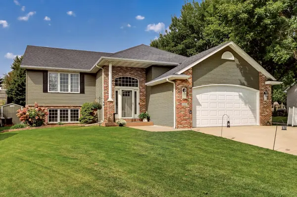 2502 Boulder Ridge DR NW, Rochester, MN 55901