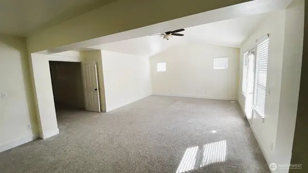 4712 204th Street Ct E, Spanaway, WA 98387
