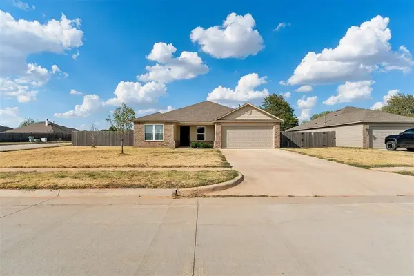 637 W Ava DR, Mustang, OK 73064