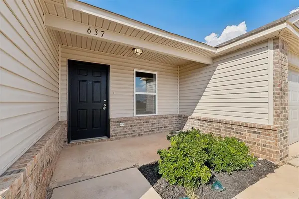 637 W Ava DR, Mustang, OK 73064