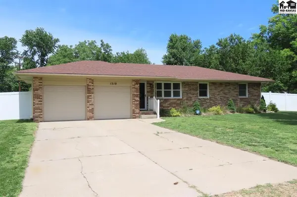 1510 Linda Ln, Hutchinson, KS 67502