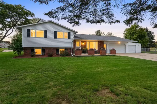 3467 GOLF DR, Green Bay, WI 54311-7648