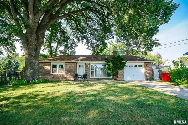 911 E GLEN AVE, Peoria Heights, IL 61616