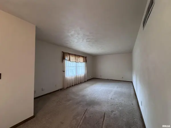 6 SUNSET LN, Bushnell, IL 61422