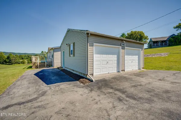 1983 Oasis Rd, Bulls Gap, TN 37711
