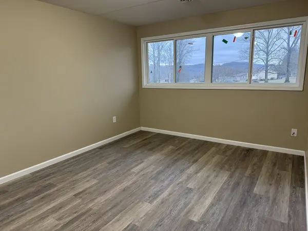 522 College Grove Rd, Rockwood, TN 37854