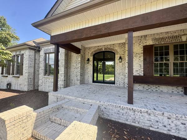 1205 Sequoya Trl, Columbia, TN 38401