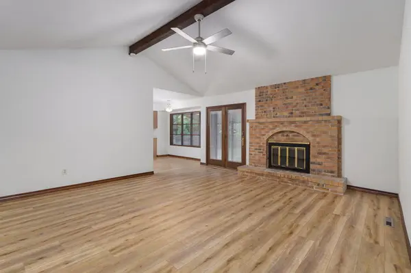 1221 S John AVE, Springfield, MO 65804