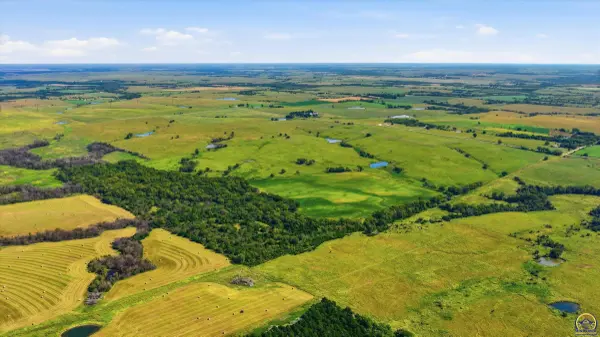 00000 Keene-Eskridge RD, Maple Hill, KS 66507