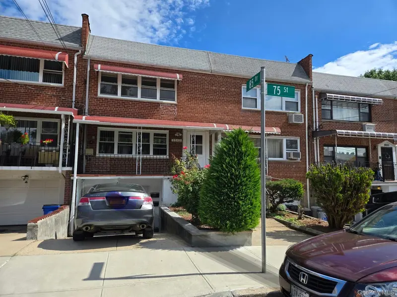 8549 75th ST #2nd floor, Woodhaven, NY 11421