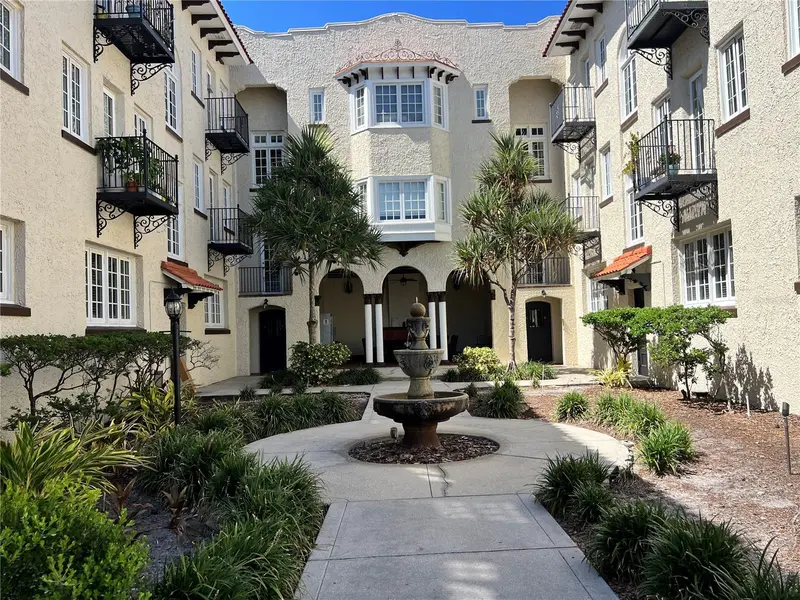 2117 W DEKLE AVE #J3, Tampa, FL 33606