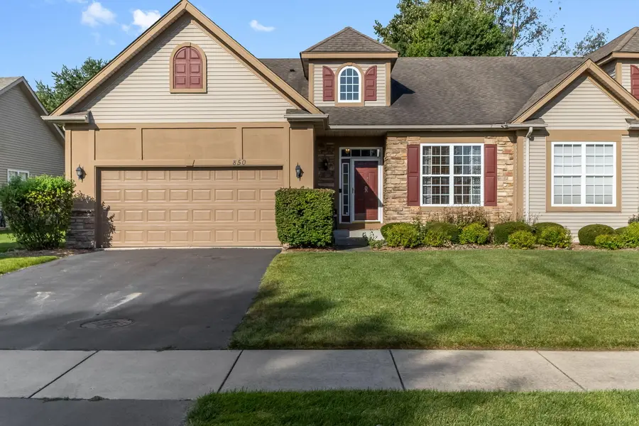 850 Manistee AVE, Schererville, IN 46375