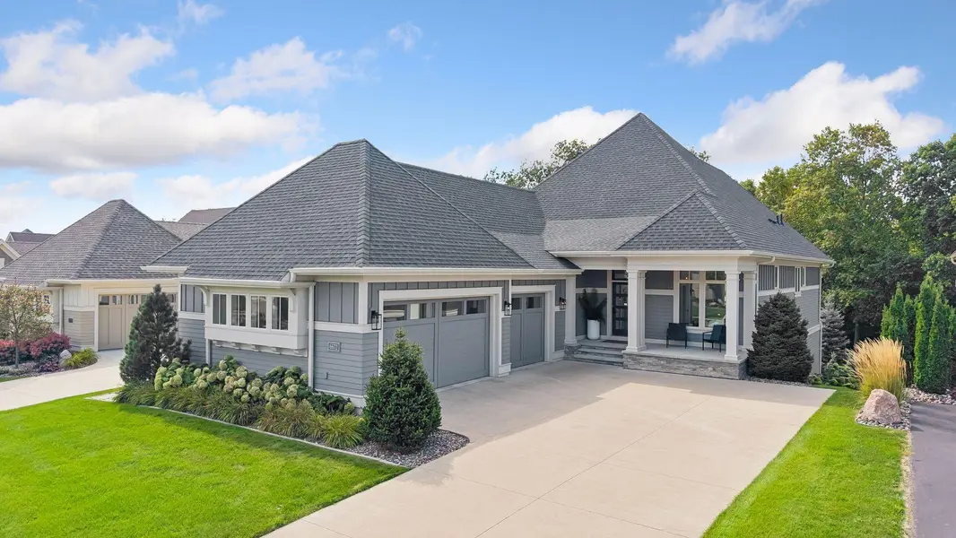 6672 Waterford LN, Excelsior, MN 55331