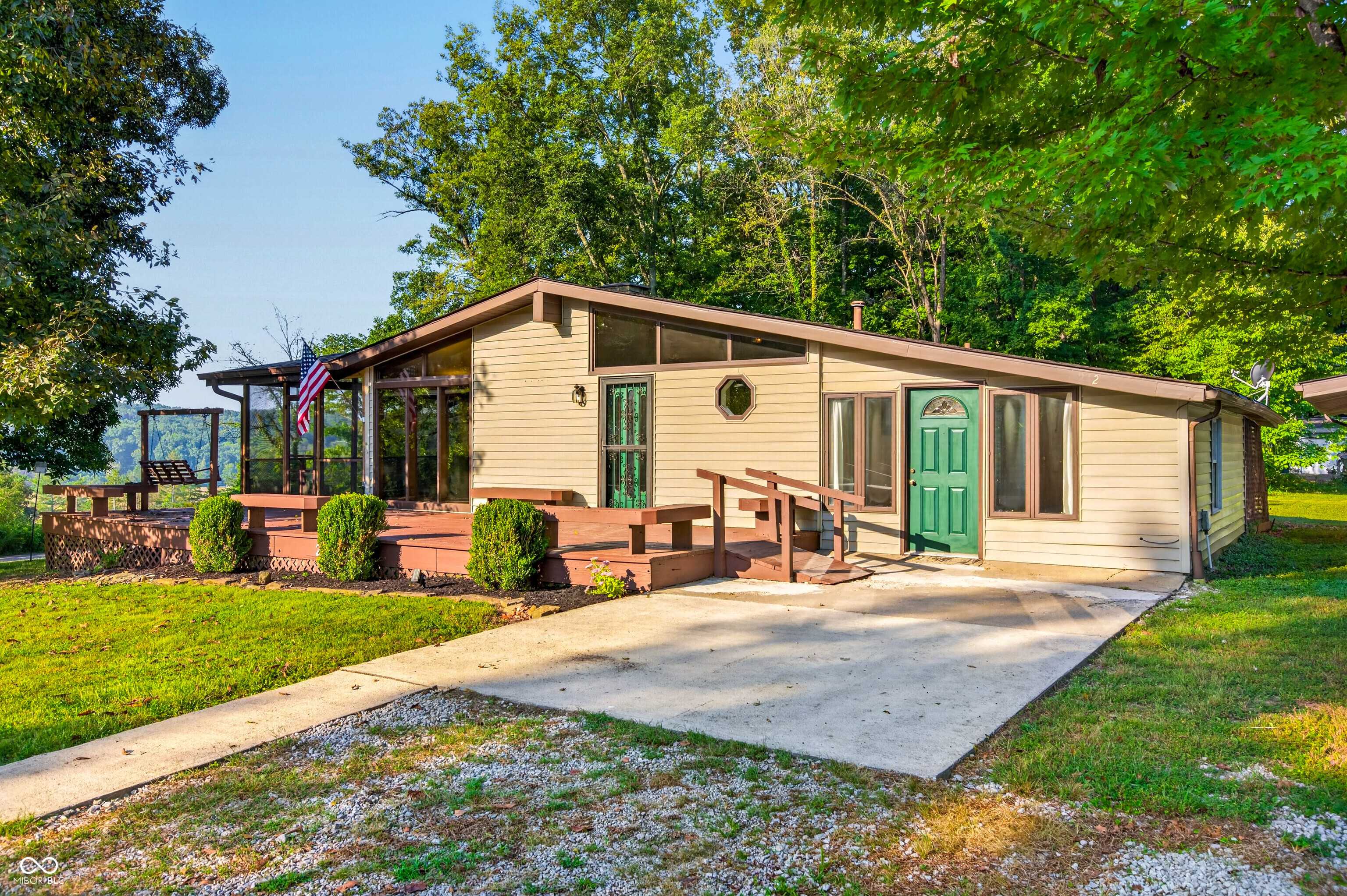 242 Tuck A Way Ridge DR, Nashville, IN 47448