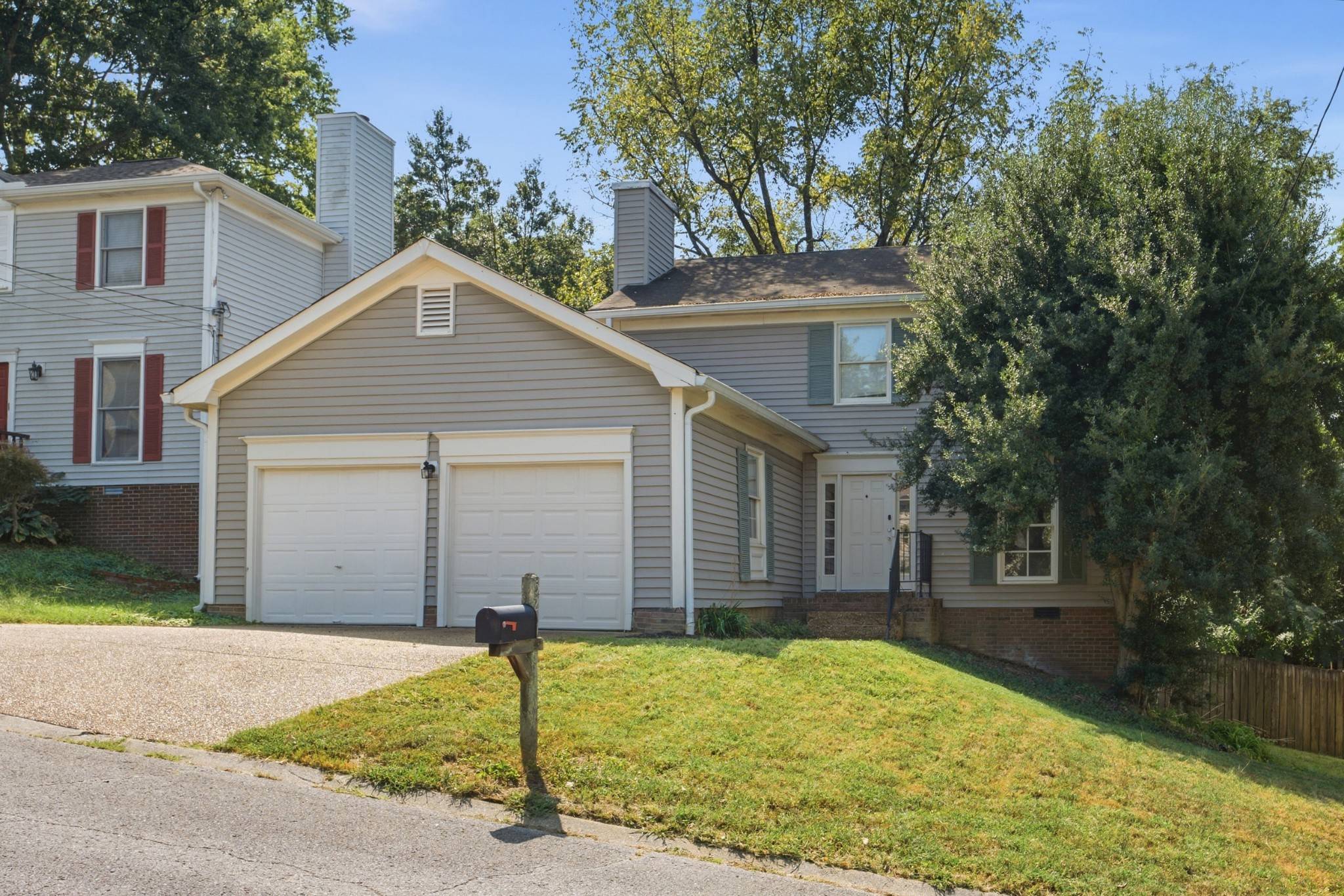 520 Fairhaven Ct, Nashville, TN 37211