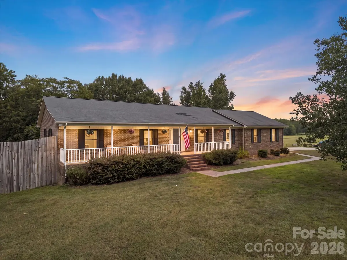 131 Patrick RD, Gastonia, NC 28056