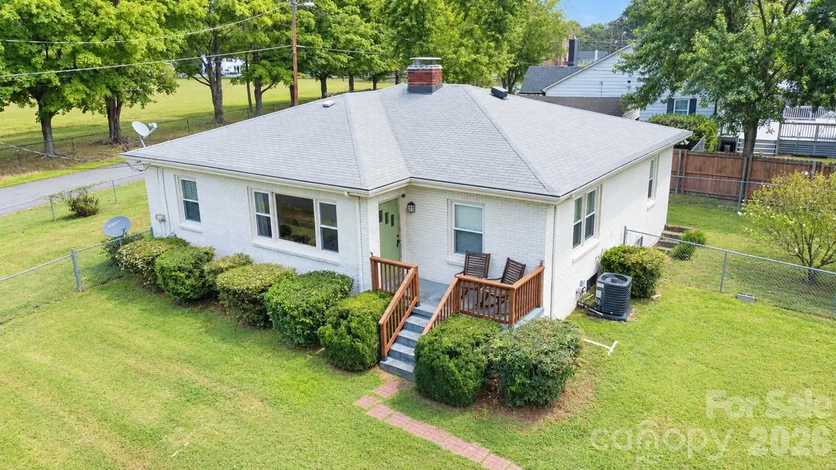 2000 Clay ST, Kannapolis, NC 28083