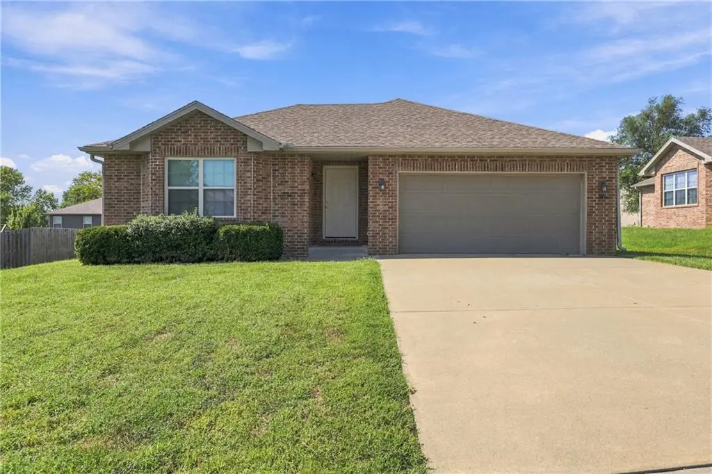 516 Emerson DR, Belton, MO 64012