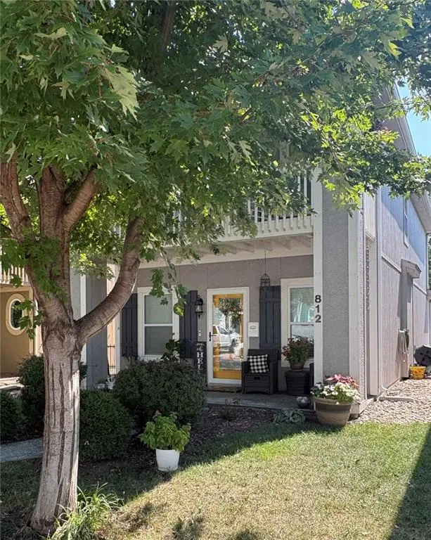812 SW Jones ST, Blue Springs, MO 64015