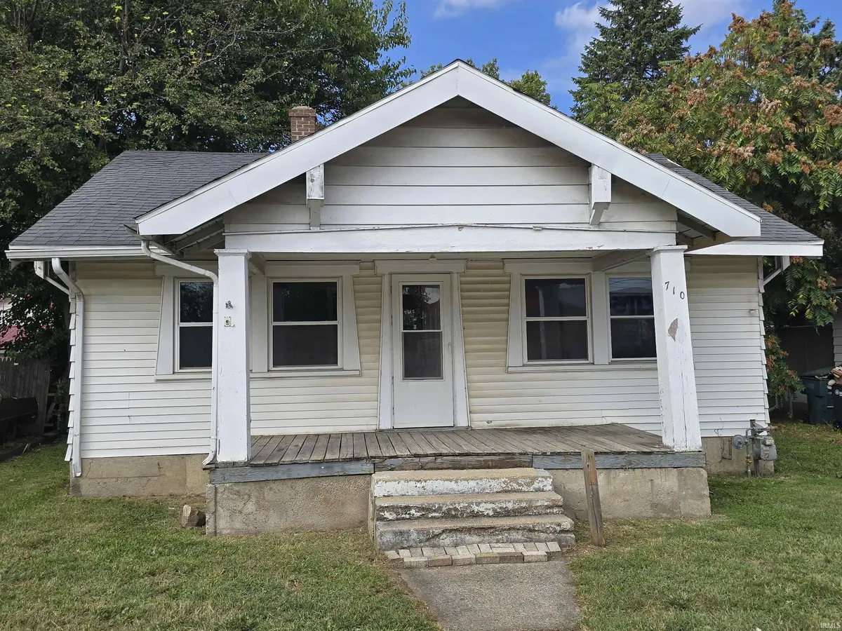 710 W Memorial DR, Muncie, IN 47302