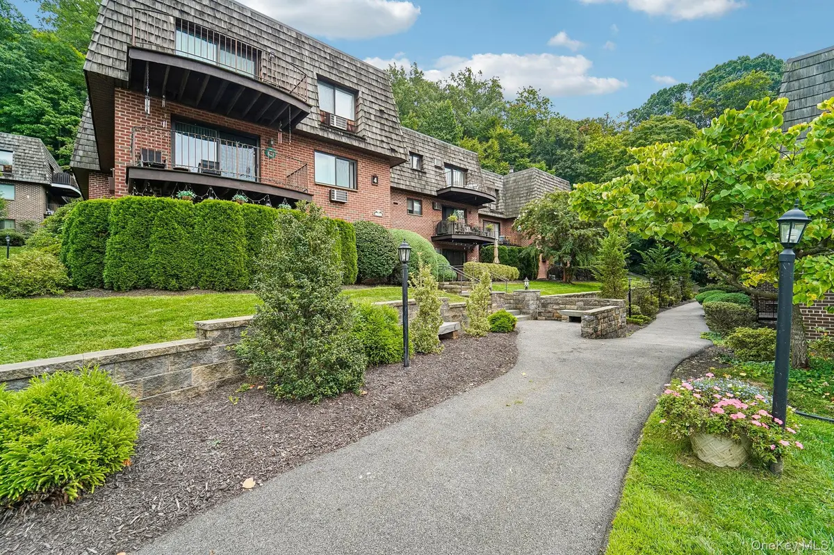 4 Briarcliff DR #9, Ossining, NY 10562