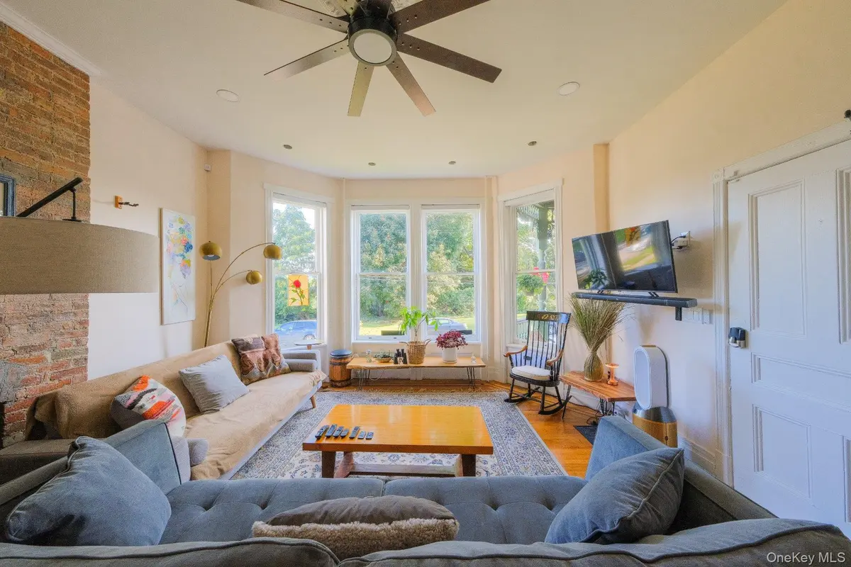 60 Bay View TER #1, Newburgh, NY 12550