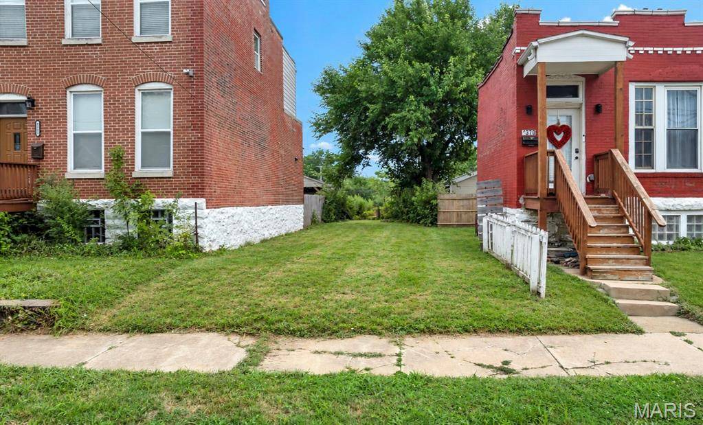 4368 Hunt AVE, St Louis, MO 63110