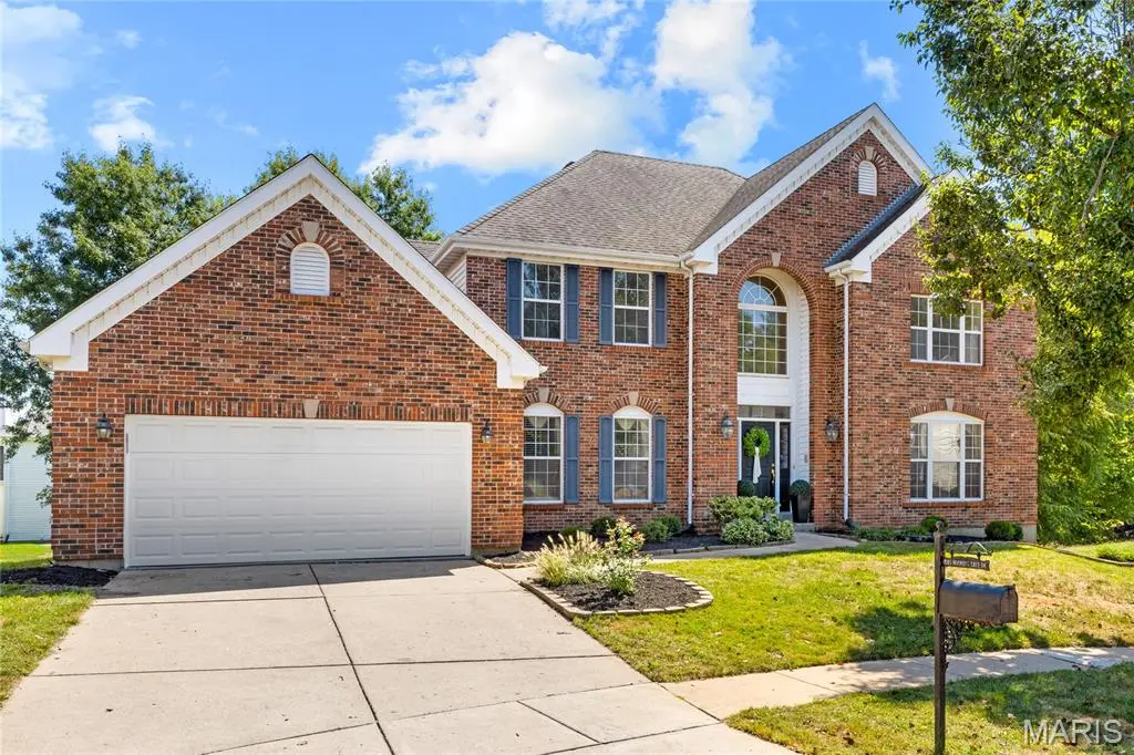 1015 Nooning Tree DR, Chesterfield, MO 63017