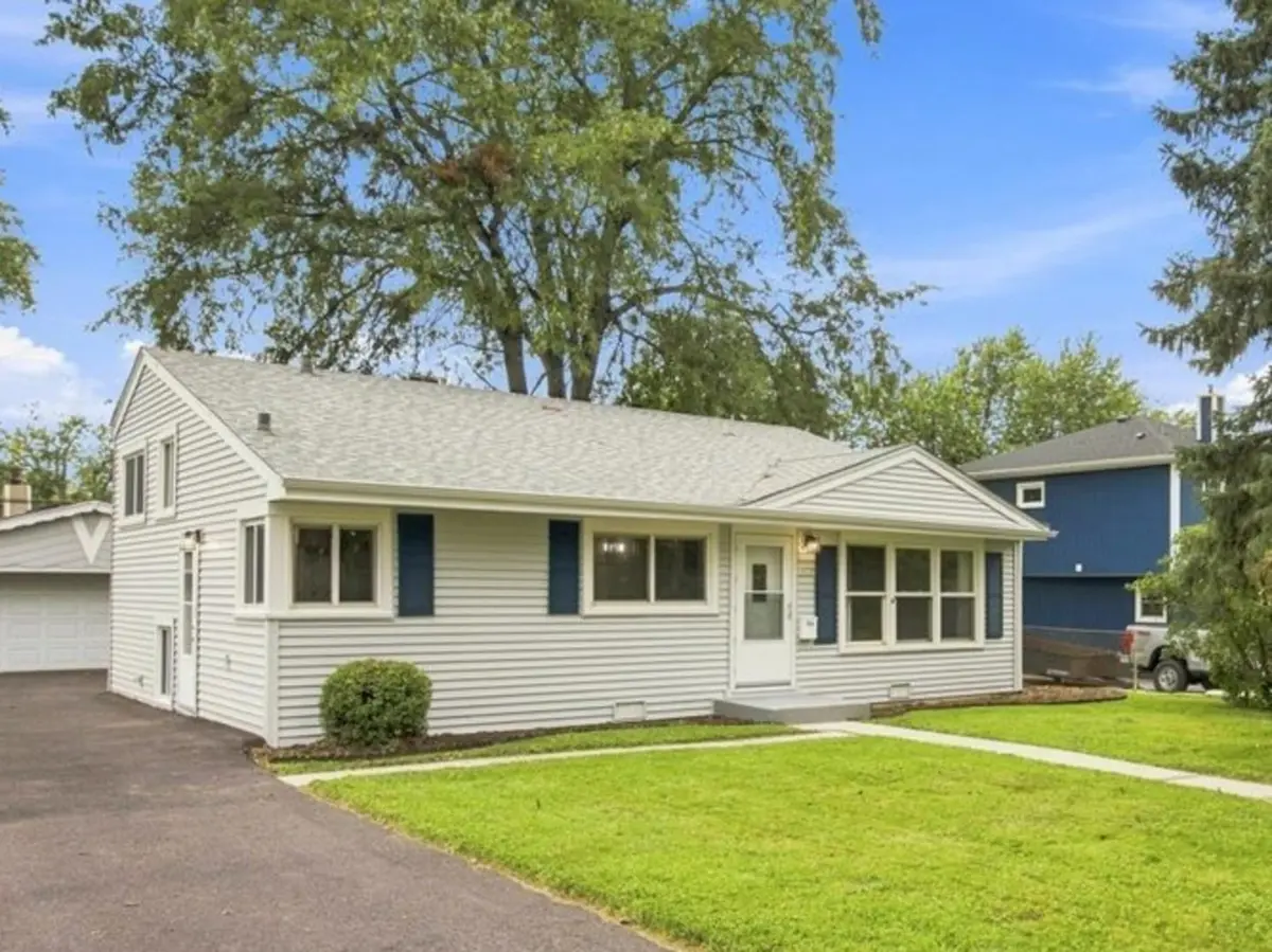 1108 Kim PL, Lemont, IL 60439