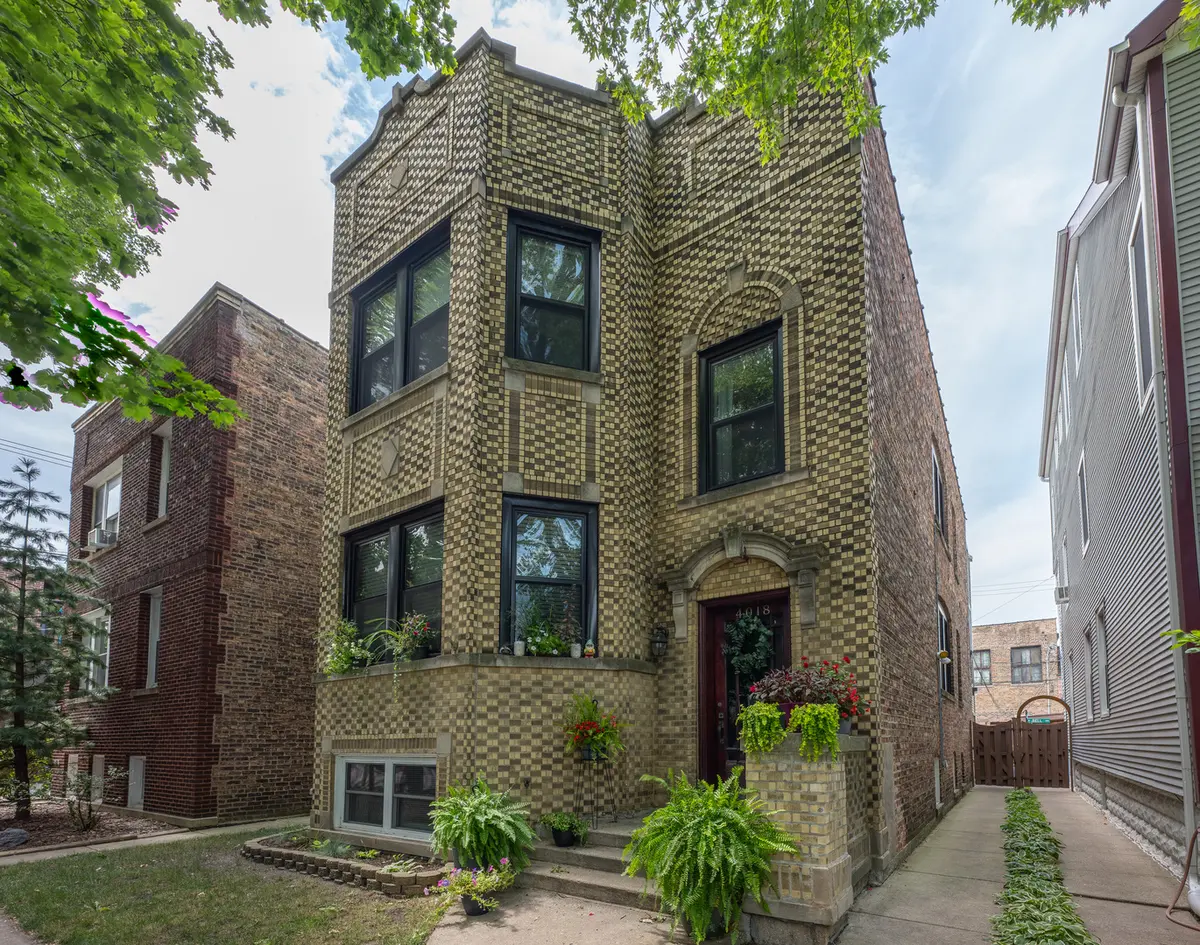 4018 N Maplewood AVE, Chicago, IL 60618