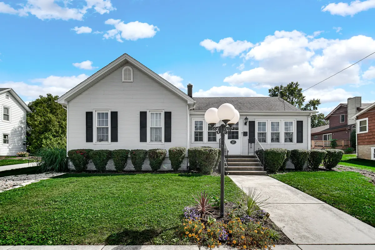 624 S Hamilton ST, Lockport, IL 60441