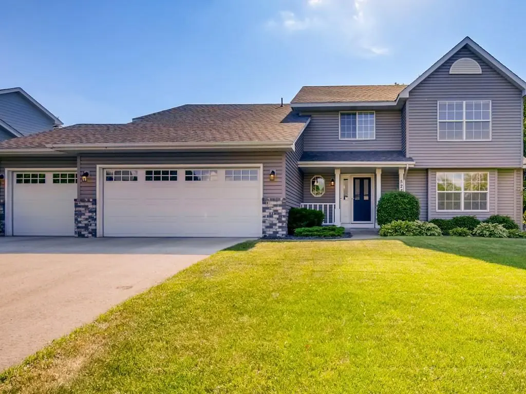523 Hackmore DR, Eagan, MN 55123