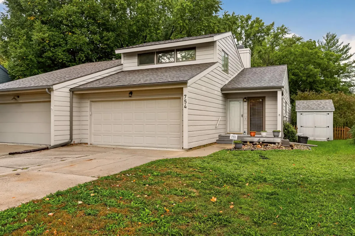 754 Neville CT SE, Rochester, MN 55904