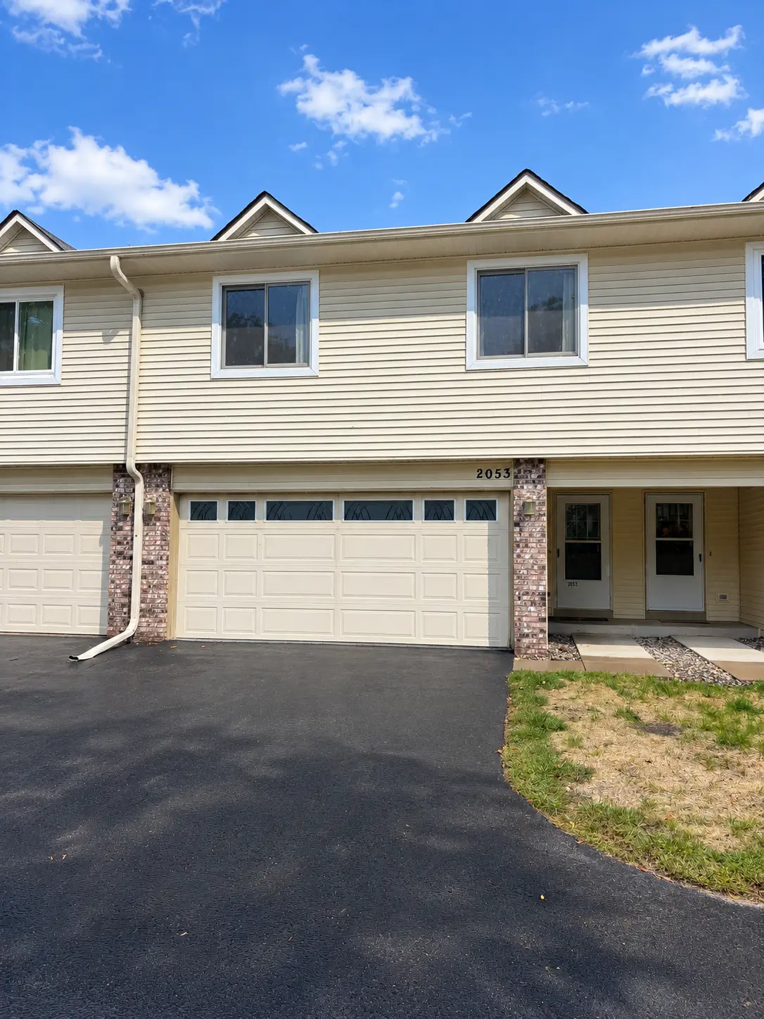 2053 Edgerton ST, Maplewood, MN 55117