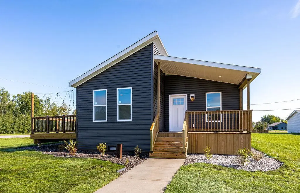 1801 E 10th ST, Superior, WI 54880