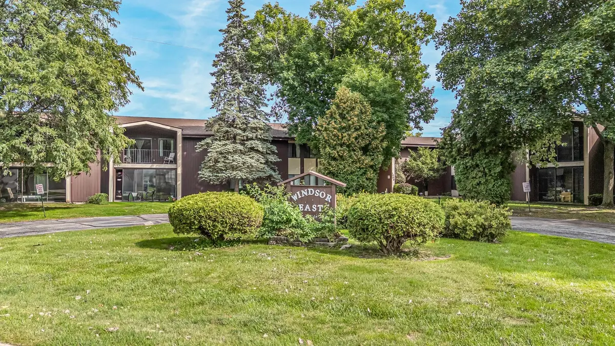 1699 ALCAN DR #212, Menasha, WI 54952