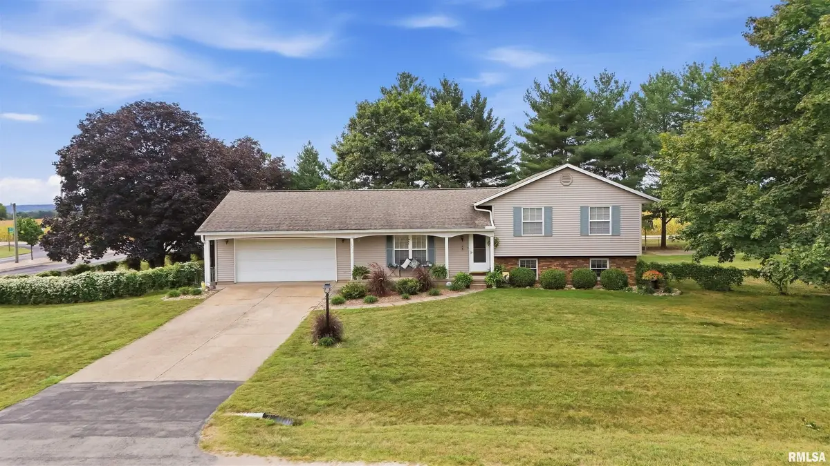 15717 N BROUGHAM DR, Chillicothe, IL 61523