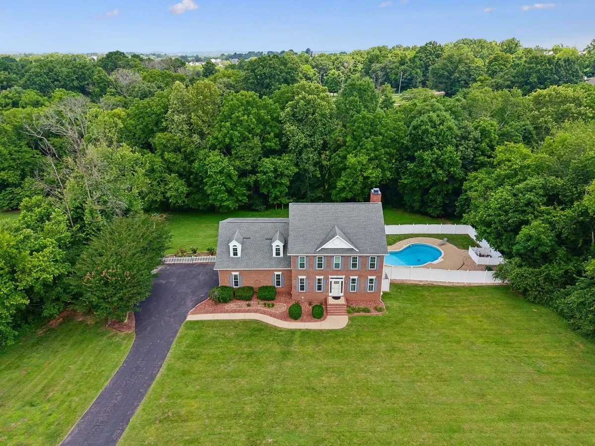 1404 Brook Dr, Columbia, TN 38401