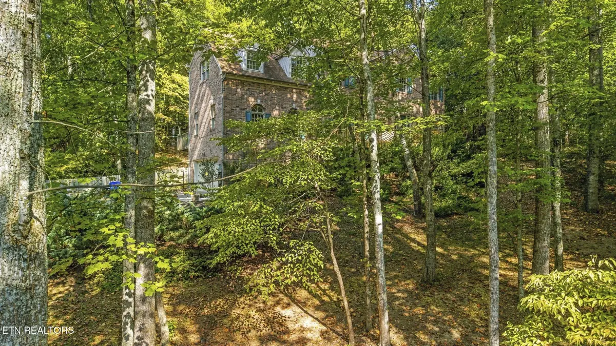 1221 Night Hawk Lane, Knoxville, TN 37923