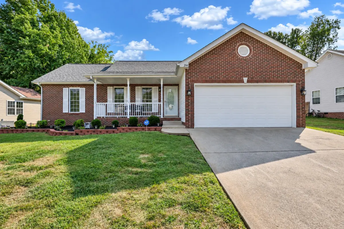 374 Woodtrace Dr, Clarksville, TN 37042