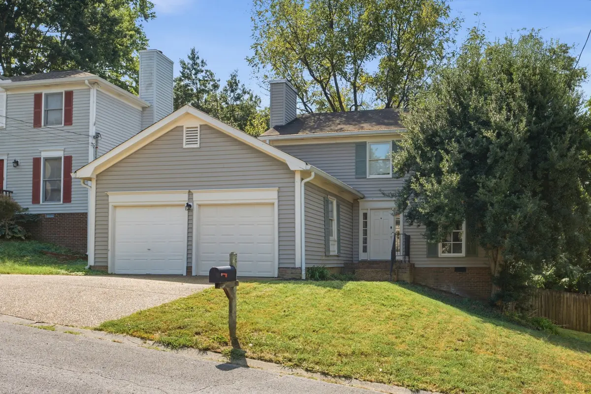 520 Fairhaven Ct, Nashville, TN 37211