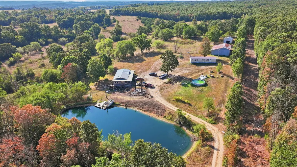 3723 Weaver RD, Grovespring, MO 65662