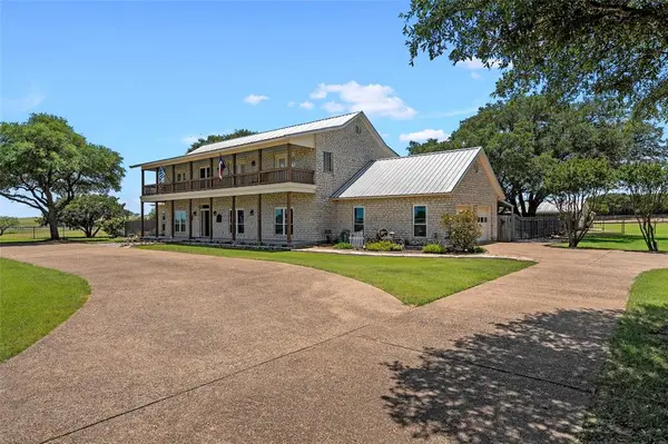 1010 Chapman Road, Crawford, TX 76638