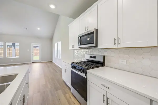 10812 Colonial Heights Lane, Fort Worth, TX 76179